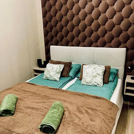 Brookforest Belvarosi 3 * 데브레첸